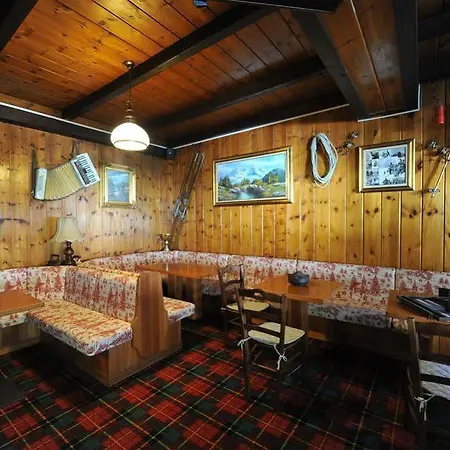 伊托易雷德奈吉酒店 酒店 瓦托内切